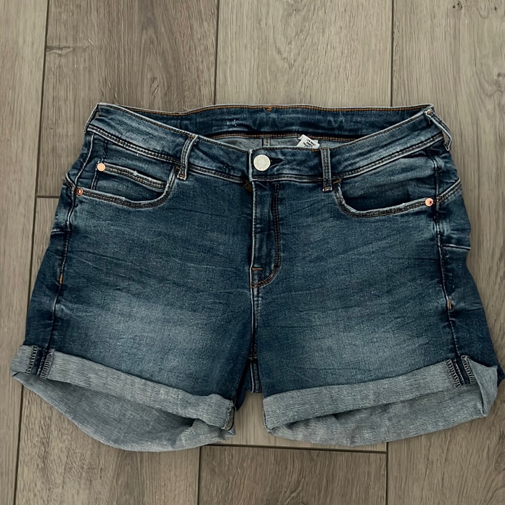 H&M denim jean shorts, size US 8